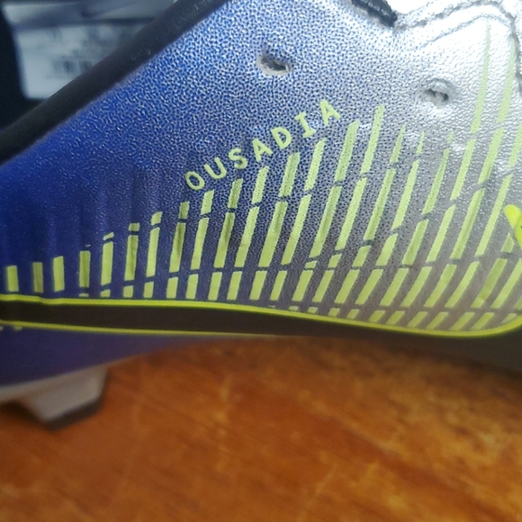 Nike Soccer shoes - Picture 7 of 9